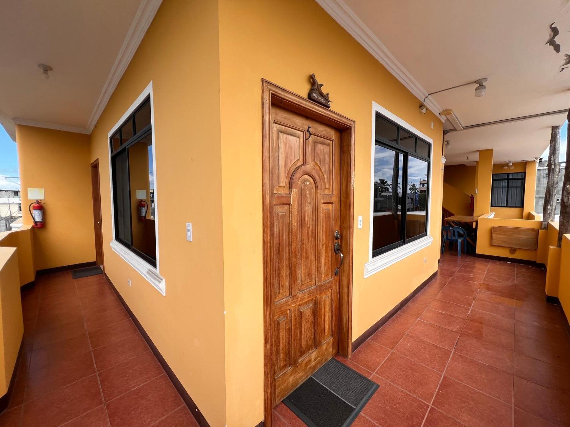 Hostal Casa Cascada ปูแอร์โตอาโยรา ภายนอก รูปภาพ