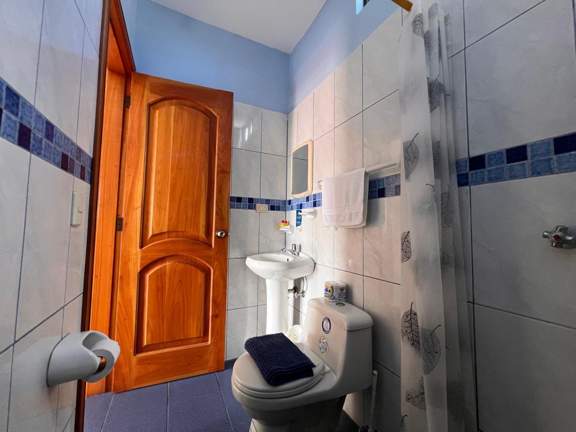 Hostal Casa Cascada ปูแอร์โตอาโยรา ภายนอก รูปภาพ
