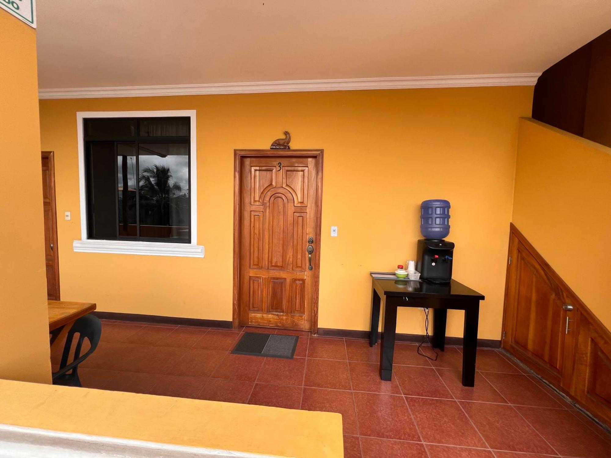 Hostal Casa Cascada ปูแอร์โตอาโยรา ภายนอก รูปภาพ