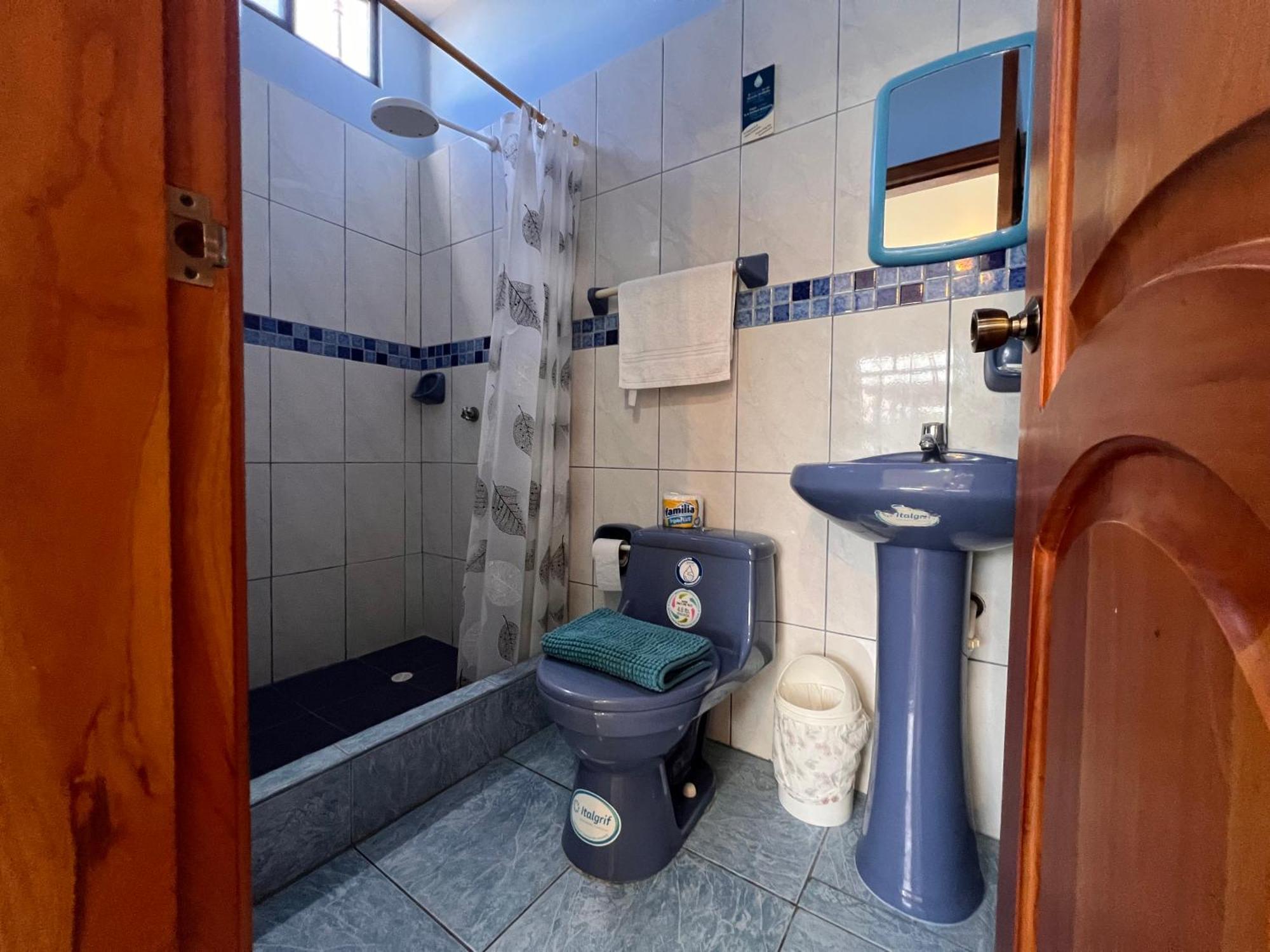 Hostal Casa Cascada ปูแอร์โตอาโยรา ภายนอก รูปภาพ