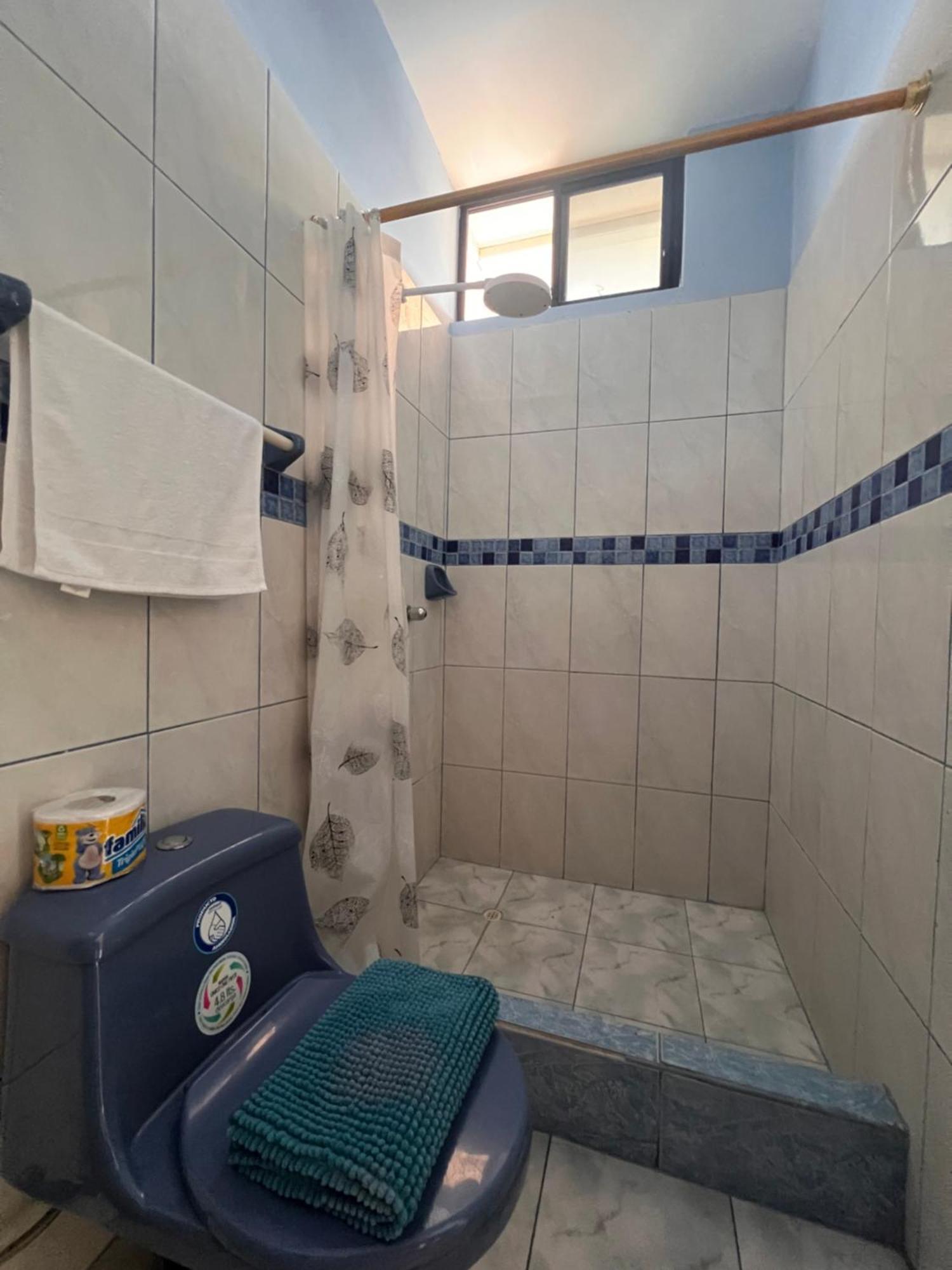 Hostal Casa Cascada ปูแอร์โตอาโยรา ภายนอก รูปภาพ