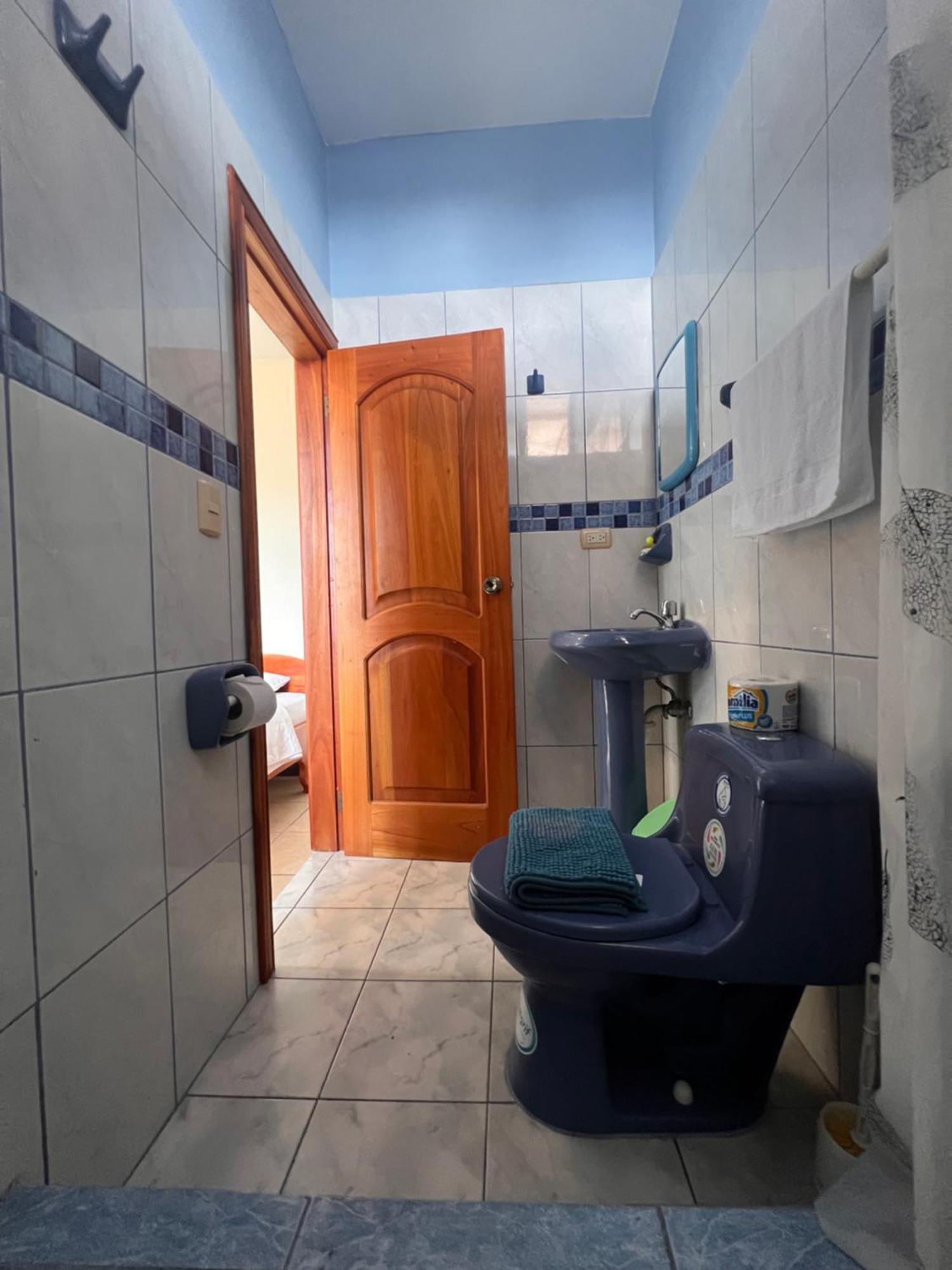 Hostal Casa Cascada ปูแอร์โตอาโยรา ภายนอก รูปภาพ