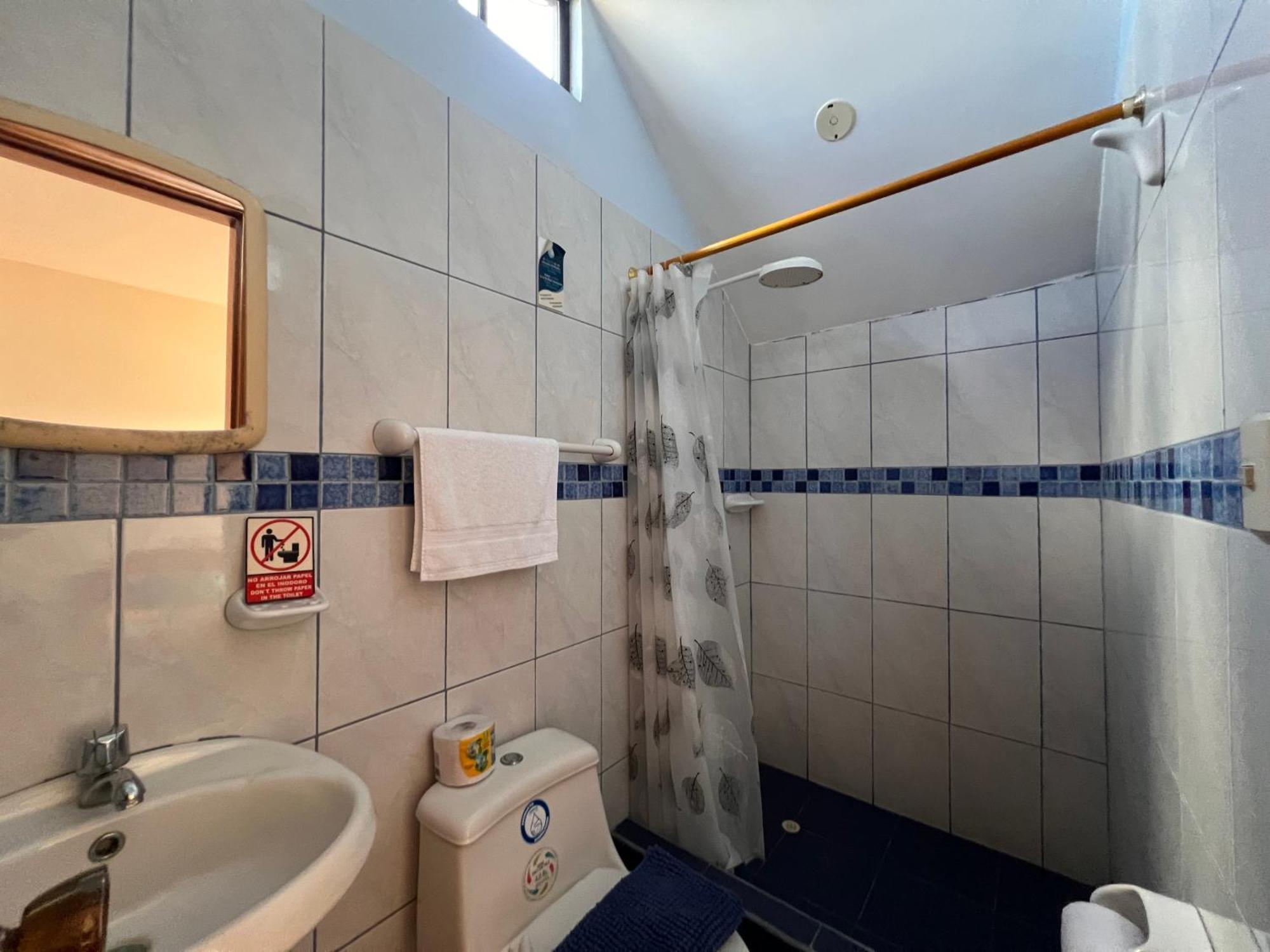 Hostal Casa Cascada ปูแอร์โตอาโยรา ภายนอก รูปภาพ