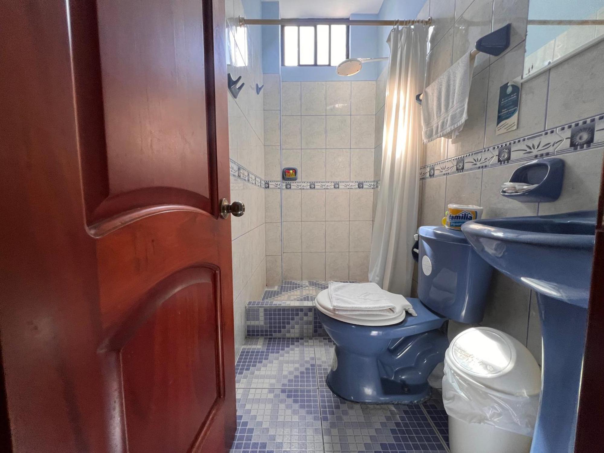Hostal Casa Cascada ปูแอร์โตอาโยรา ภายนอก รูปภาพ