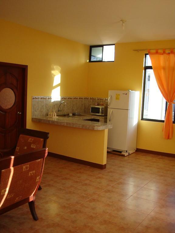 Hostal Casa Cascada ปูแอร์โตอาโยรา ห้อง รูปภาพ