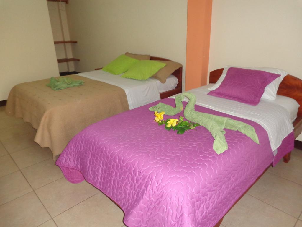 Hostal Casa Cascada ปูแอร์โตอาโยรา ภายนอก รูปภาพ
